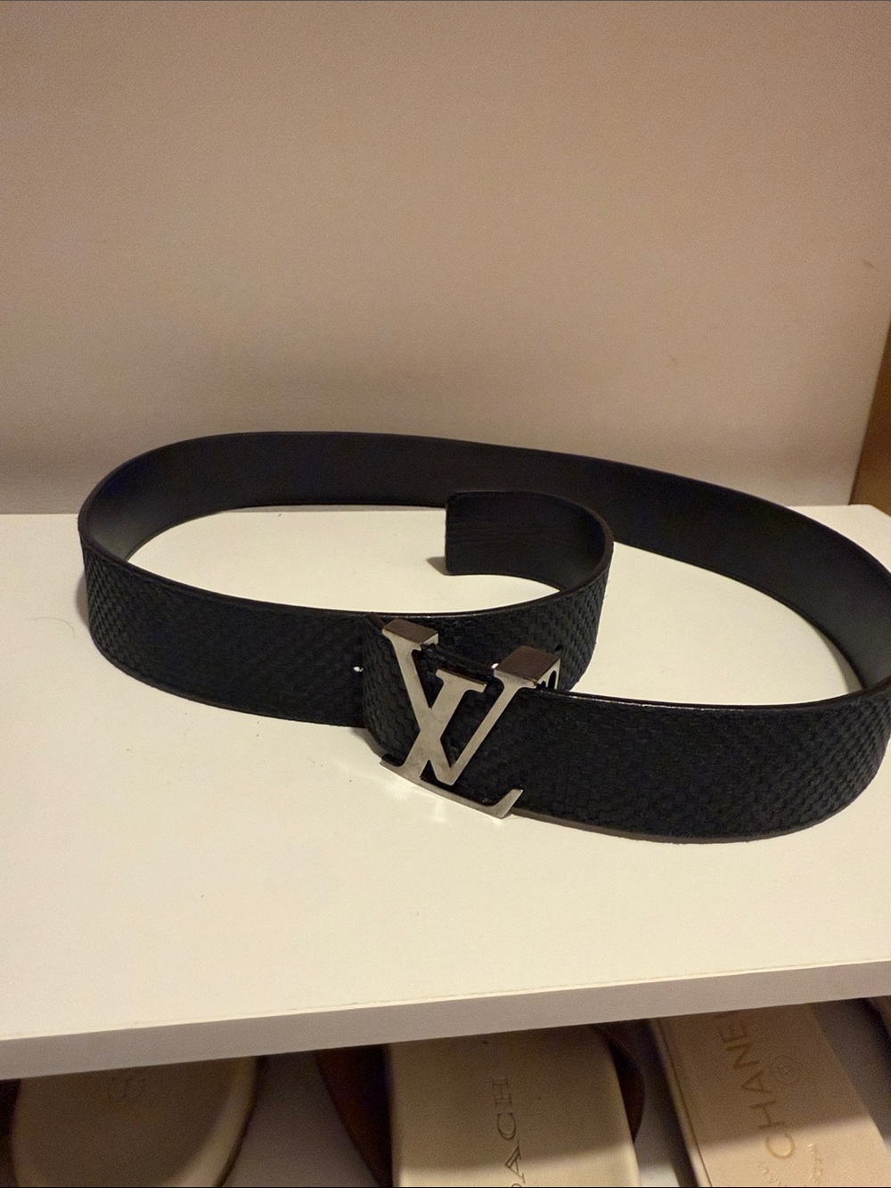 Louis Vuitton Black Textured Leather Men's Belt with Silver LV Buckle - Picture 8 of 9